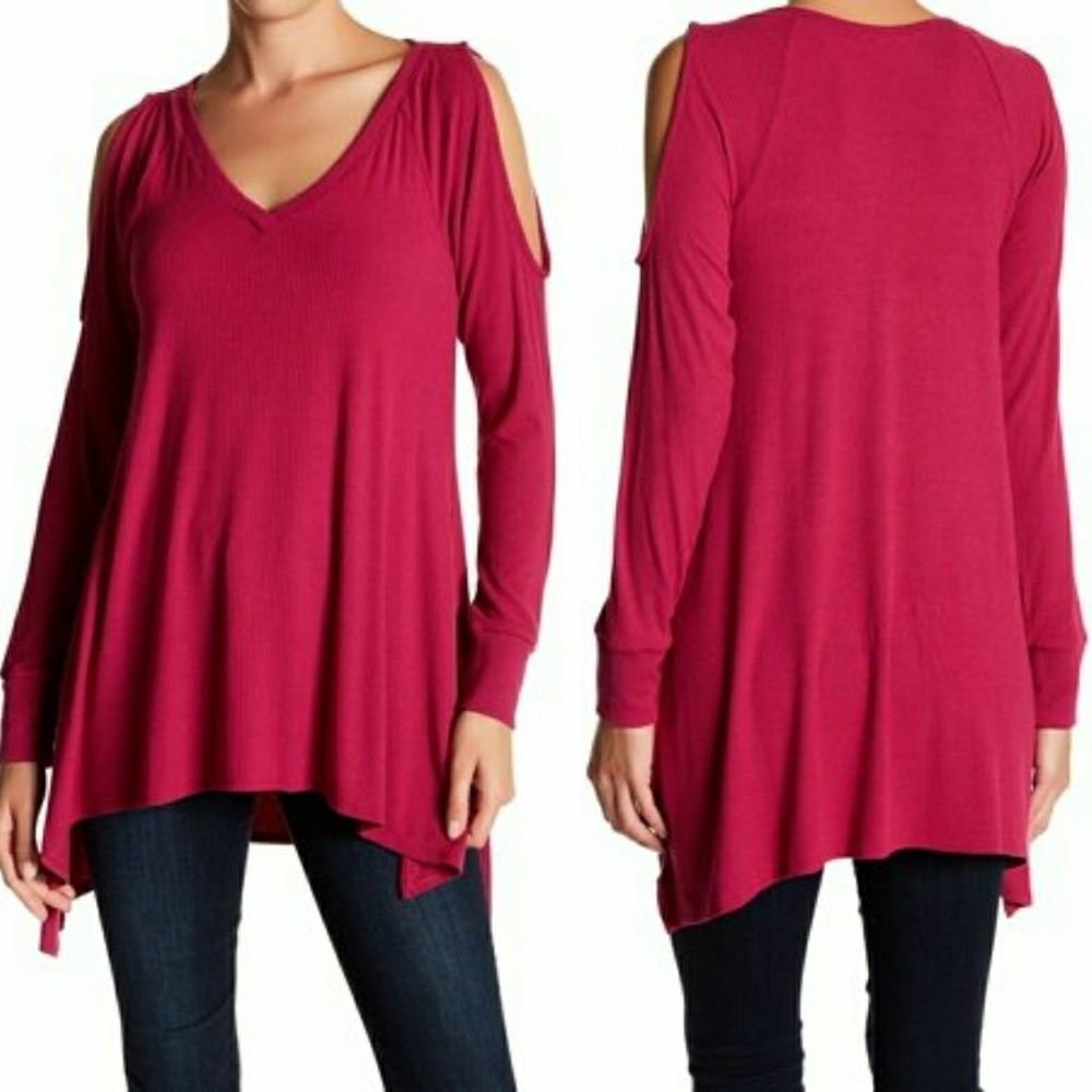 Caslon Ribbed Cold Shoulder Vneck Longsleeve Shirt